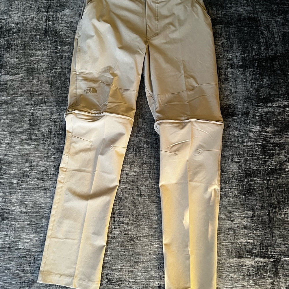 The North Face warm weather convertible hiking pant. Size 32 men